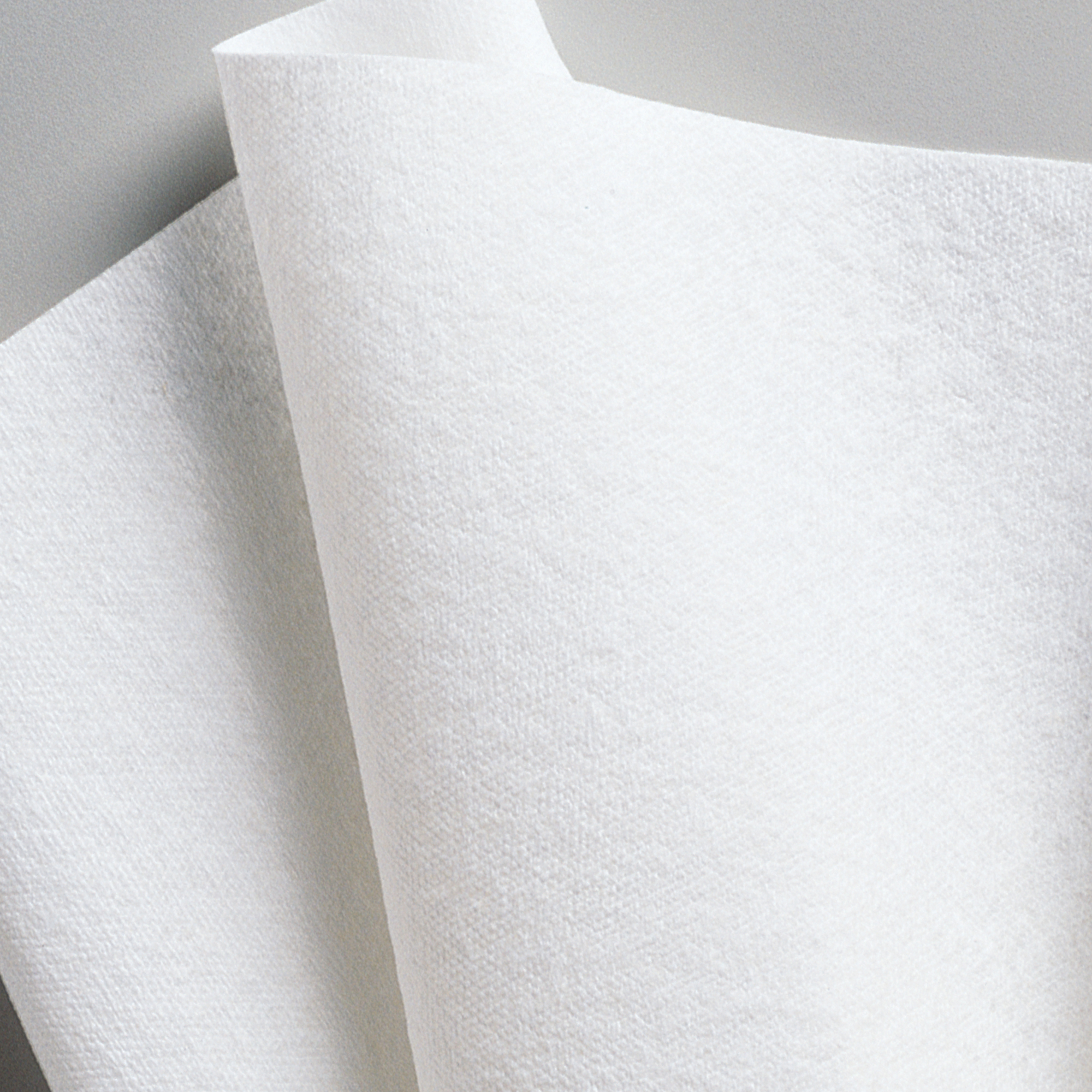 Picture of L40 Towels, Center-Pull, 10 X 13 1/5, White, 200/roll, 2/carton
