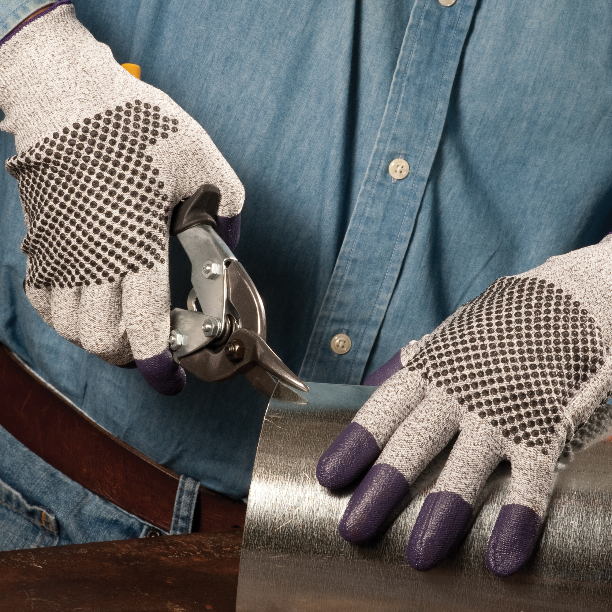 Picture of G60 Purple Nitrile Gloves, Medium/Size 8, Black/White, Pair